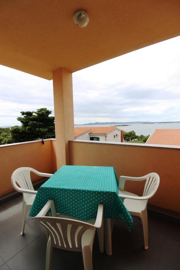 Apartment Sea View Saric Drage Extérieur photo
