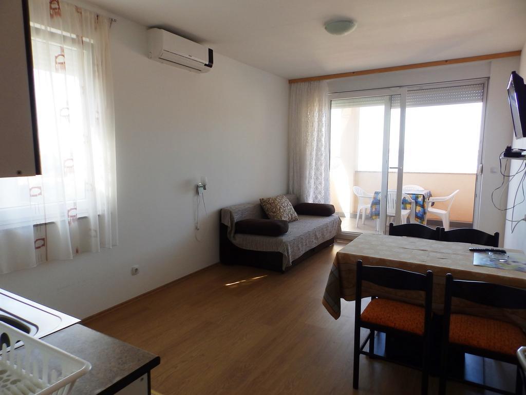 Apartment Sea View Saric Drage Extérieur photo