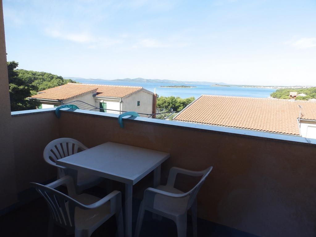 Apartment Sea View Saric Drage Extérieur photo
